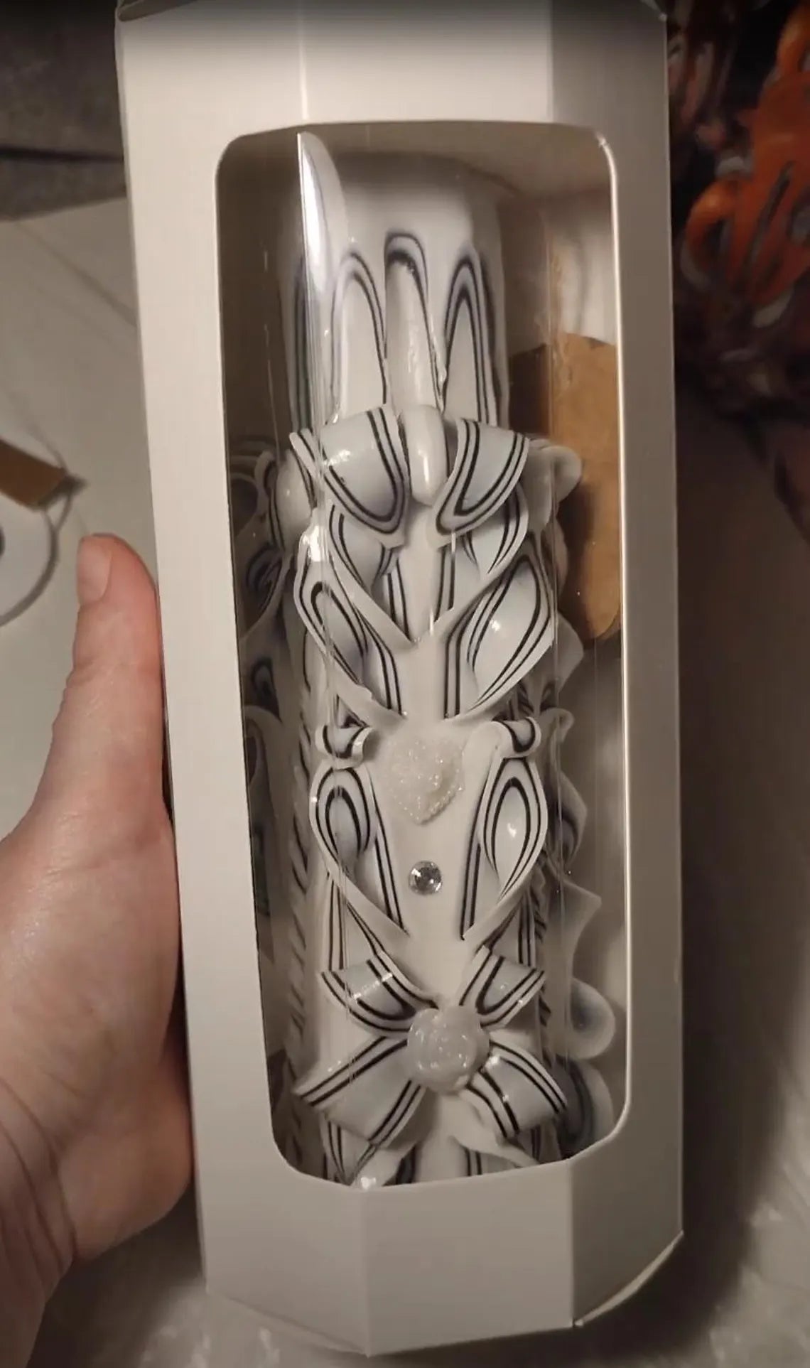 Geschenkverpackung für handgeschnitzte Kerzen – elegante Verpackung für besondere Anlässe
