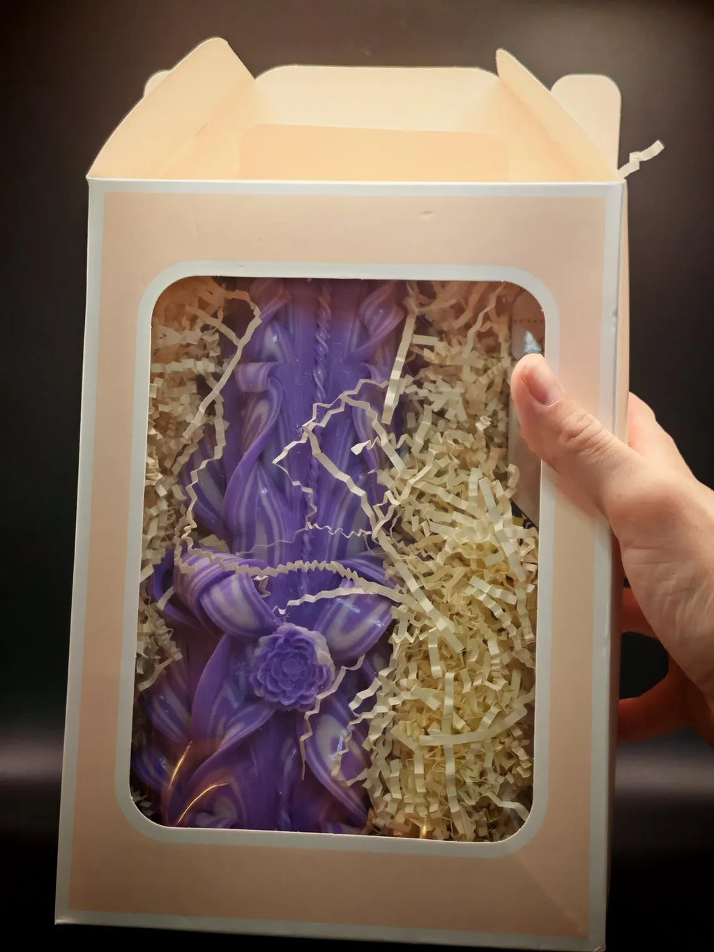 Geschenkverpackung für handgeschnitzte Kerzen – elegante Verpackung für besondere Anlässe
