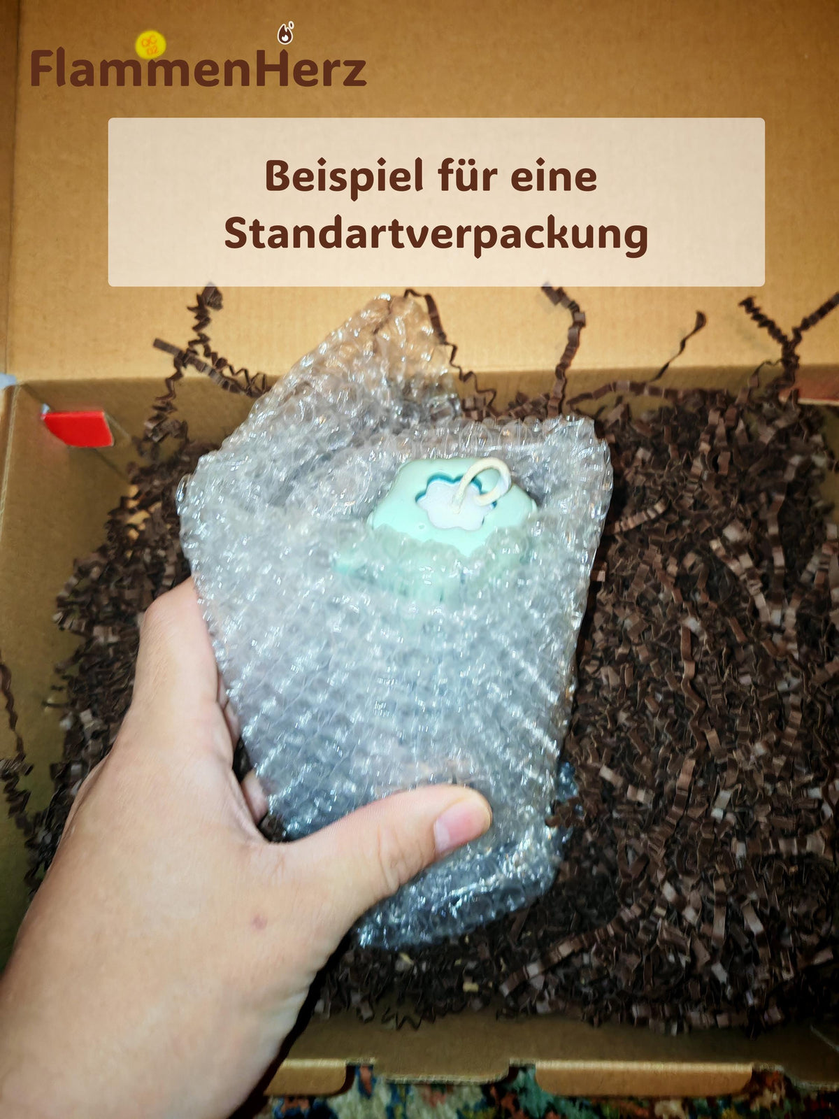 Handgeschnitzte Kerze  - geruchlos, handgemacht & bunt, Zeremonie Deko, Geschenk für Familie, Geburtstagidee ( Petit Classic ~ 12 x 8 cm)