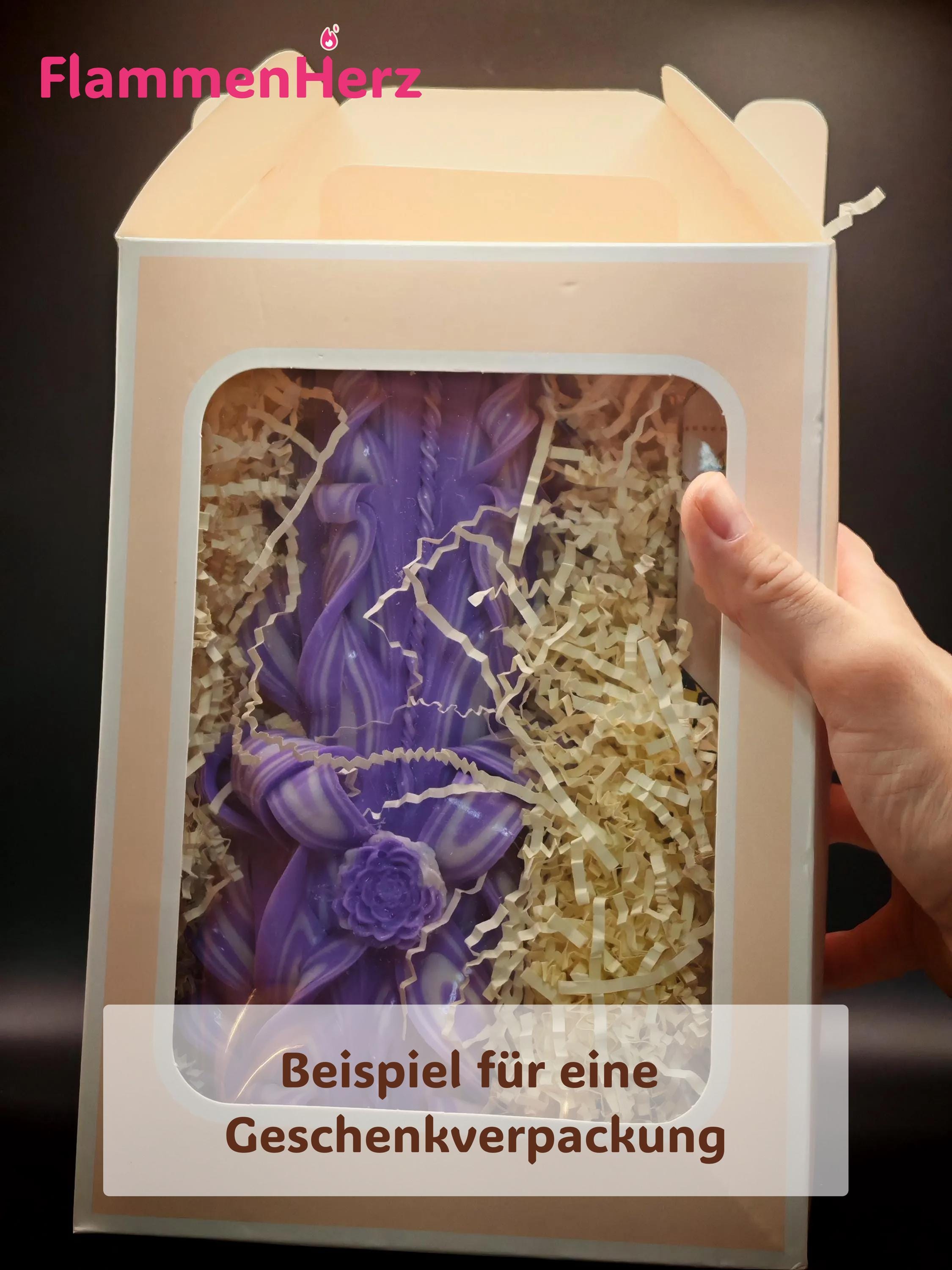Handgeschnitzte Kerzen Set – geruchlos, handgemacht und bunt, Idealdeko für Hochzeiten (1 Grande Pyramide und 2 Majestic Slim)
