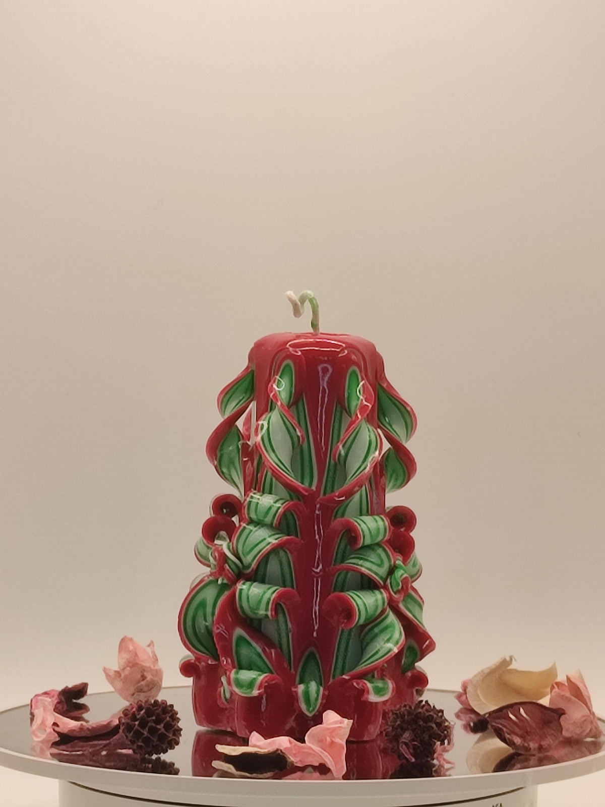 Handgeschnitzte Kerze - Einzigartiges Geschenk und Geschenkidee für viele Anlässe (Petit Pyramide 13x8cm und Classic Pyramide 16x10cm)