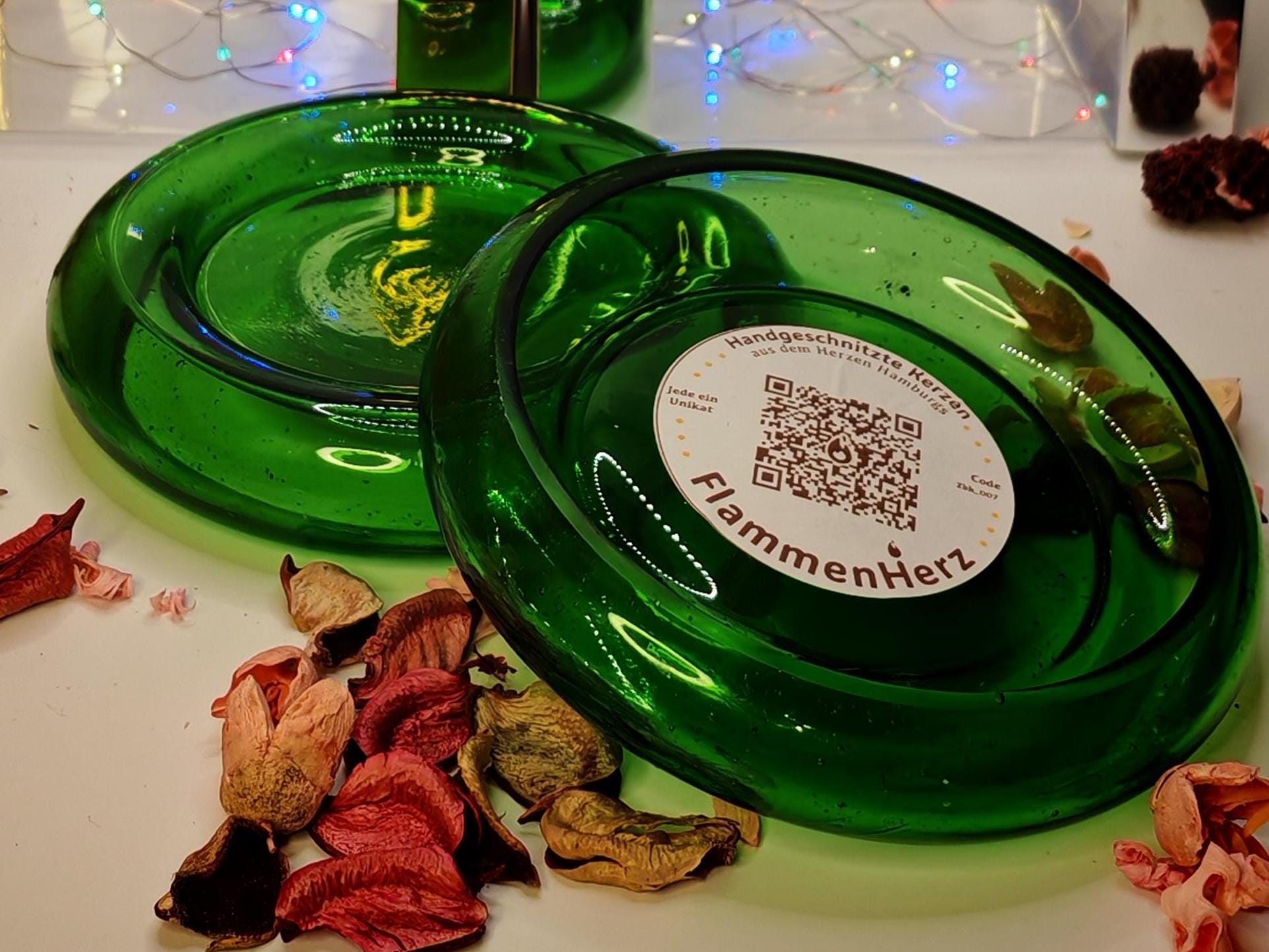Dekorative Kerzenhalter für geschnitzte Kerzen – Untersetzer mit Logo, stilvolle Deko für Zuhause