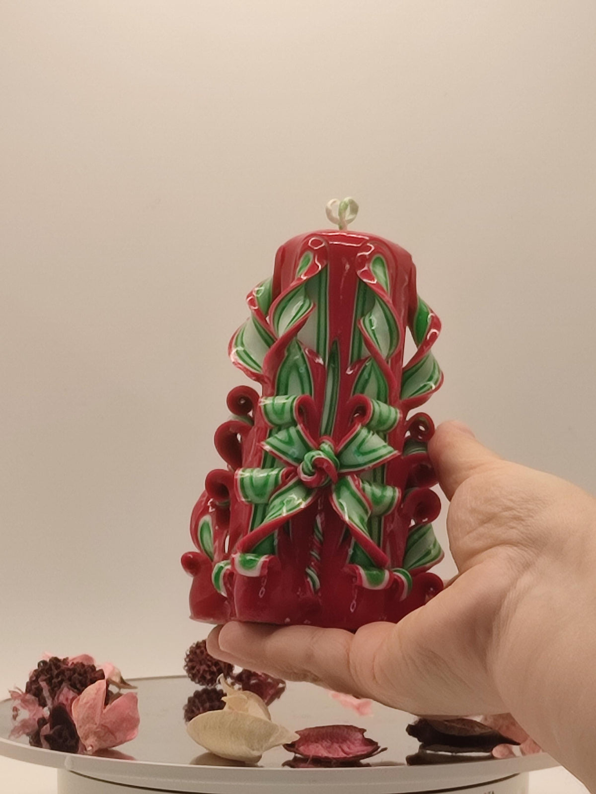 Handgeschnitzte Kerze - Einzigartiges Geschenk und Geschenkidee für viele Anlässe (Petit Pyramide 13x8cm und Classic Pyramide 16x10cm)