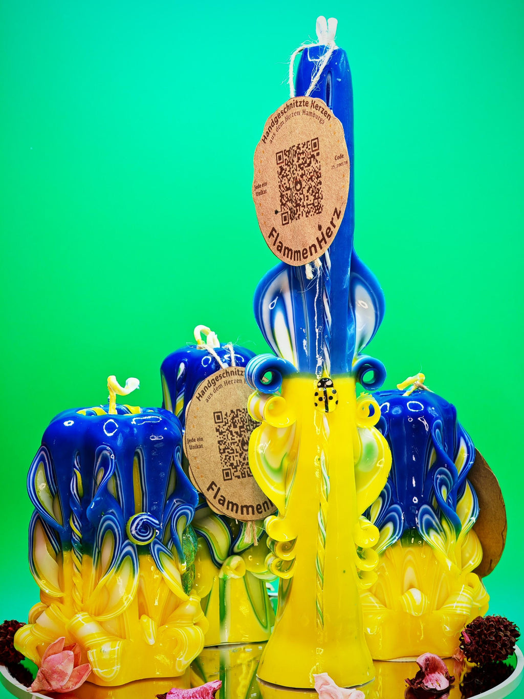 Ukrainische Handgeschnitzte Kerzen (Set oder einzeln) – blau/gelb – handgemacht, geruchlos & einzigartig – verschiedene Größen