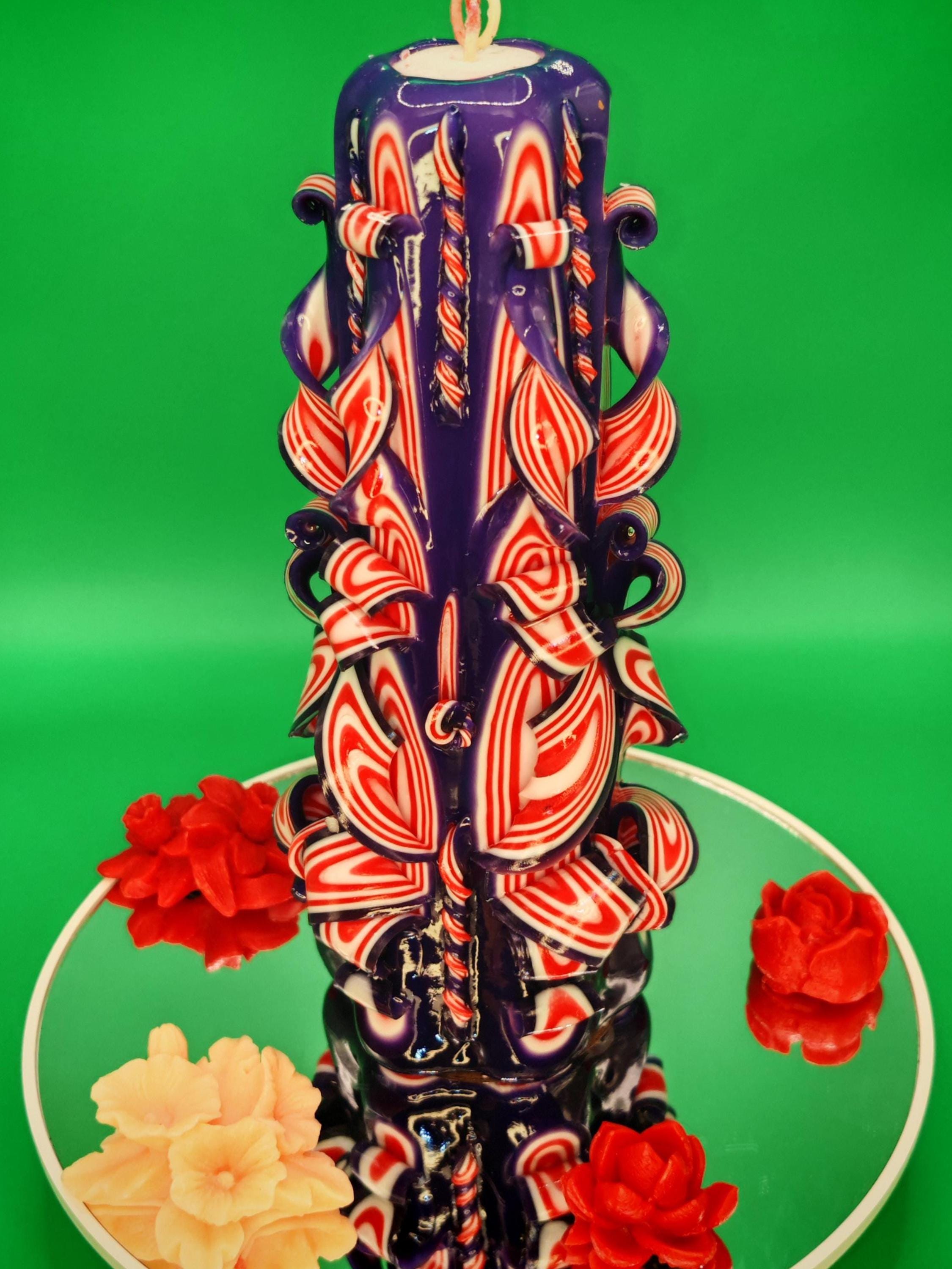 Hand-carved candle – unscented, handmade and colourful, "Blood & Velvet" (Grande Pyramide ~ 22x10cm)