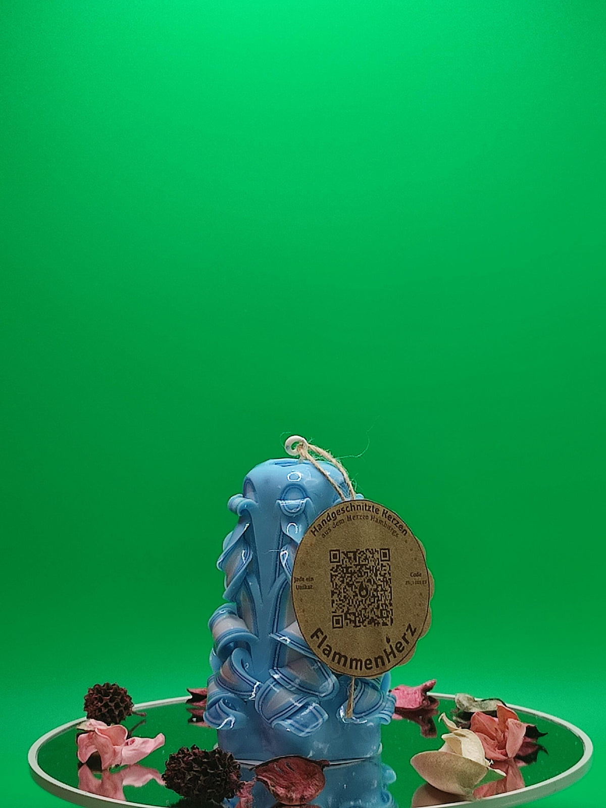 Handgeschnitzte Kerze aus Handarbeit – „Blauer Kristall“ – ein außergewöhnliches Geschenk im Mini-Format (Mini Pyramide ~ 9 x 6cm)