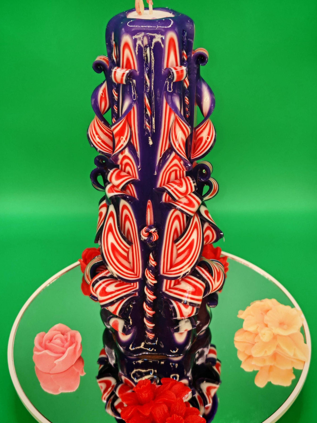 Hand-carved candle – unscented, handmade and colourful, "Blood & Velvet" (Grande Pyramide ~ 22x10cm)