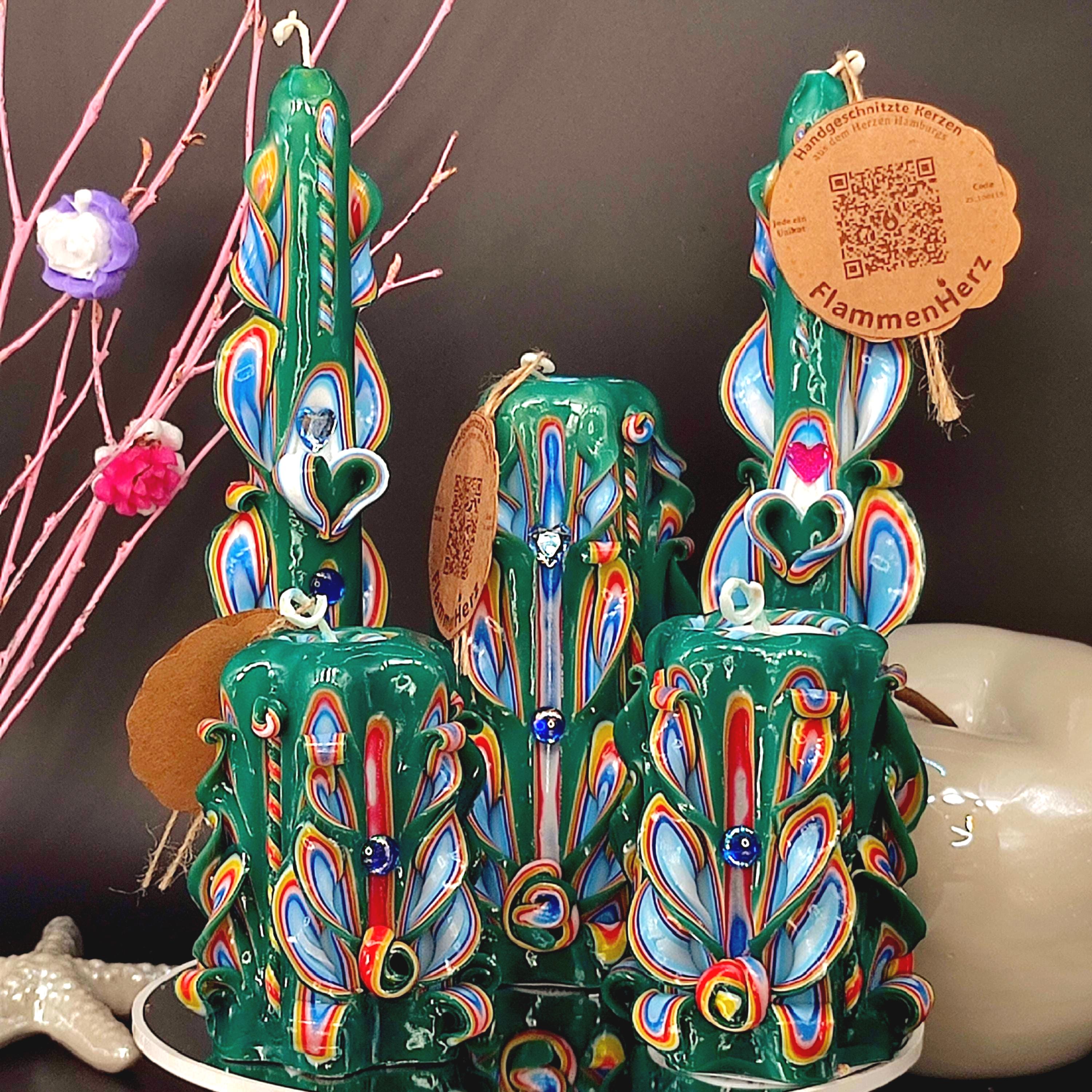 Handgeschnitzte Kerzen Set – geruchlos, handgemacht & bunt – grün/rot/blau, Tischdeko und Stilvolles Geschenk (verschiedene Größen)
