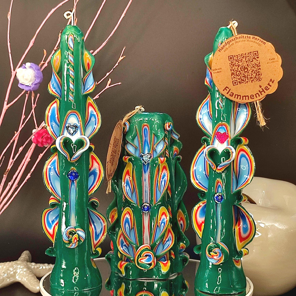 Handgeschnitzte Kerzen Set – geruchlos, handgemacht & bunt – grün/rot/blau, Tischdeko und Stilvolles Geschenk (verschiedene Größen)