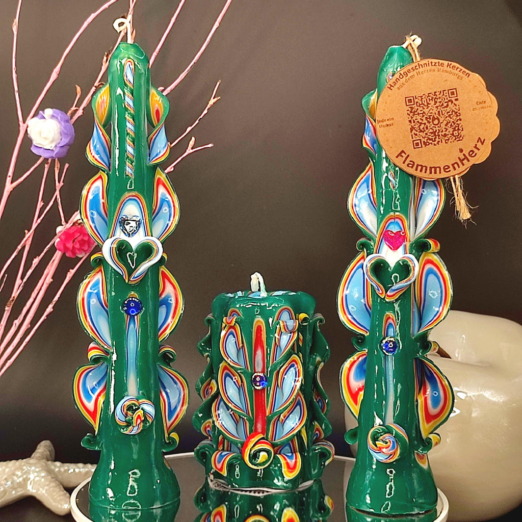 Handgeschnitzte Kerzen Set – geruchlos, handgemacht & bunt – grün/rot/blau, Tischdeko und Stilvolles Geschenk (verschiedene Größen)