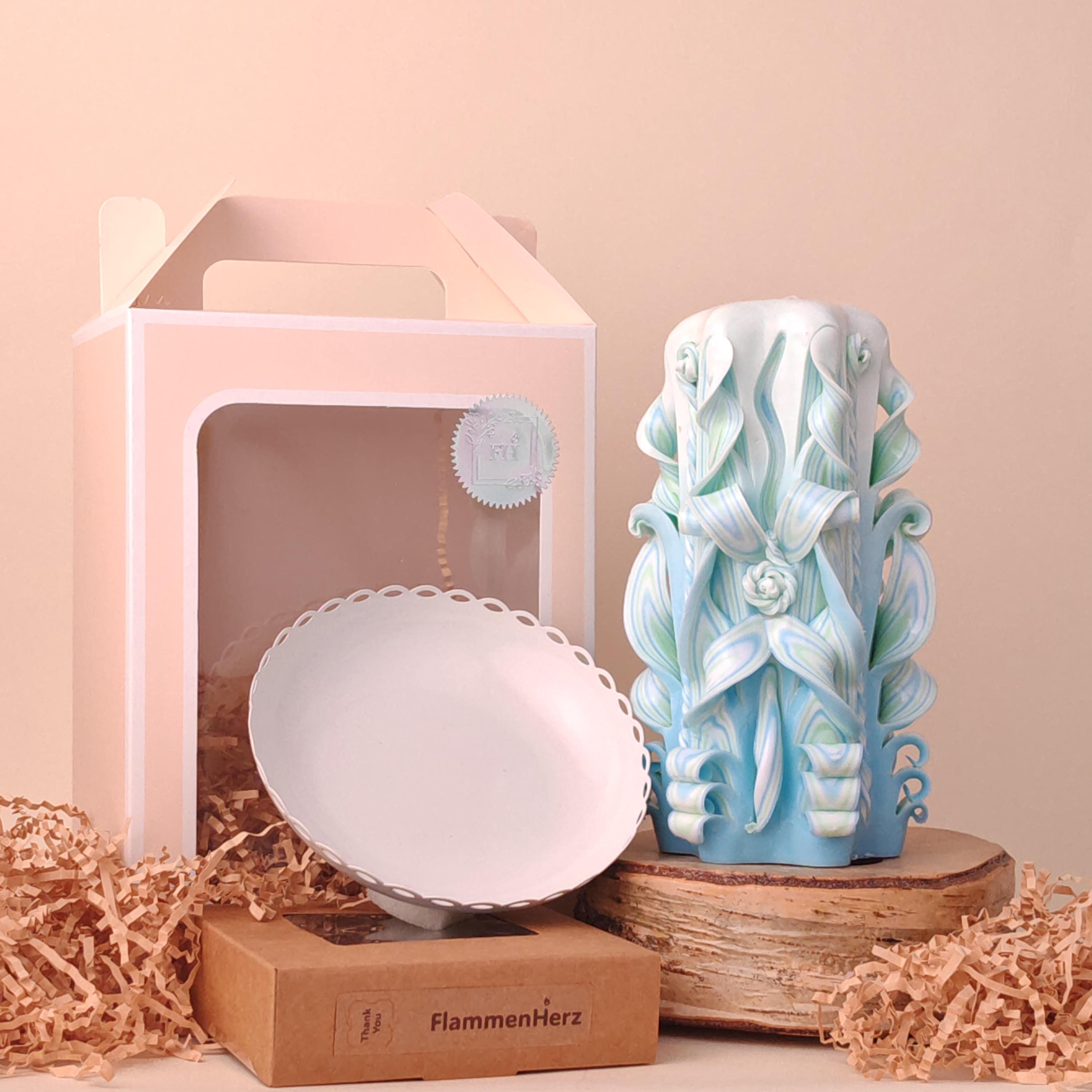 Handgeschnitzte Kerze in Himmelblau-Zartgrün – Oster Geschenk & Frühlingsdeko – Grande Classic Geschenk für sie / Mama, Duftfrei (22×13 cm)